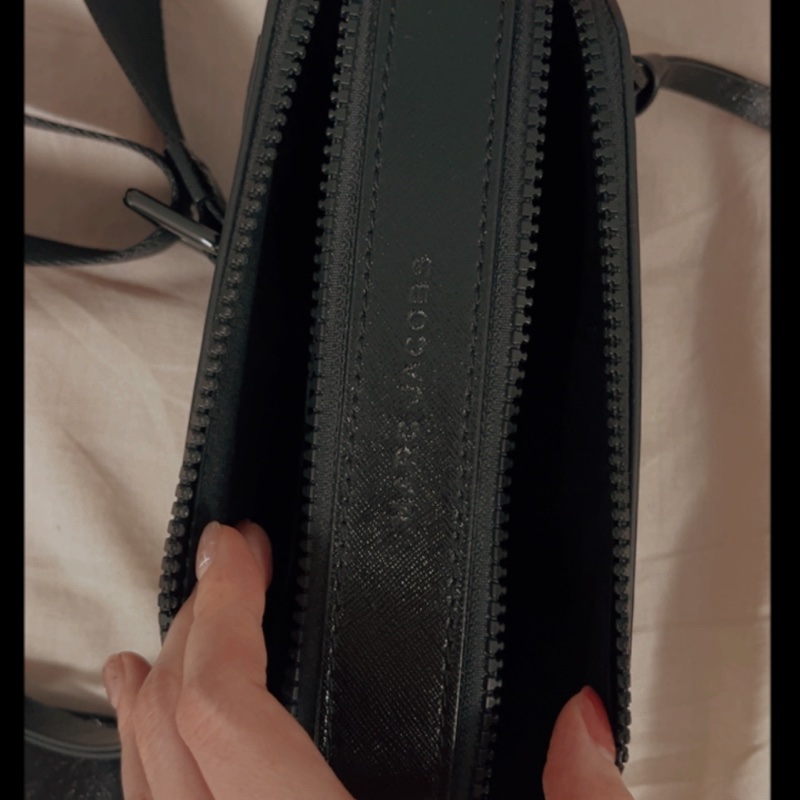 MARC JACOBS THE SNAPSHOT DTM全黑相機包-12