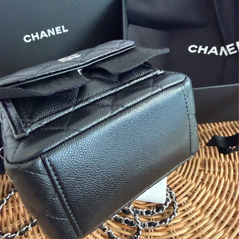 全新CHANEL黑色荔枝皮牛皮24P前口袋銀釦拉鏈迷你後背包斜背包小書包AP3753-6