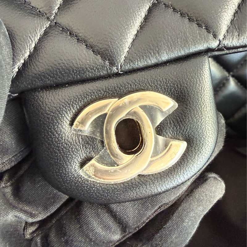 全新CHANEL黑色小羊皮菱格紋淡金扣20cm Mini COCO口蓋包A69900-5