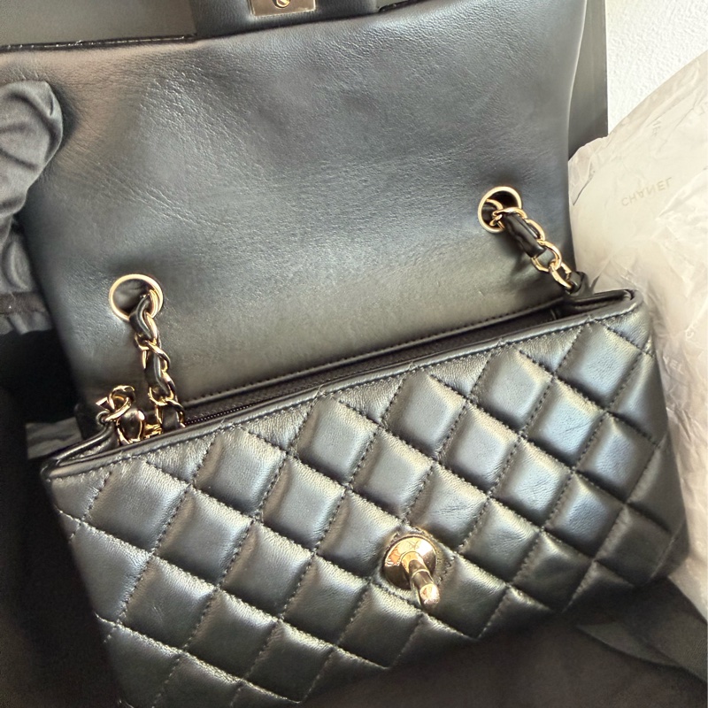 全新CHANEL黑色小羊皮菱格紋淡金扣20cm Mini COCO口蓋包A69900-6