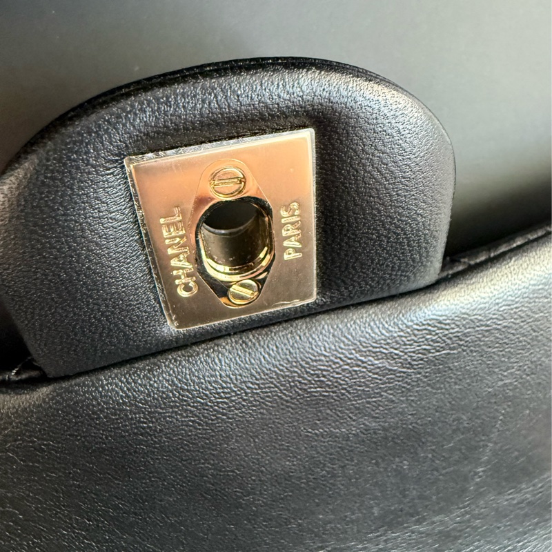 全新CHANEL黑色小羊皮菱格紋淡金扣20cm Mini COCO口蓋包A69900-8