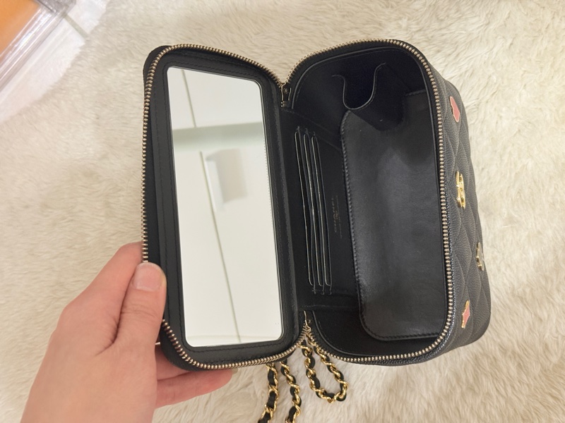 未使用品✨市場最甜價了🫶🏻chanel香奈兒黑色荔枝皮 皮穿鏈 長盒子 斜背包 撲克系列 化妝包-8