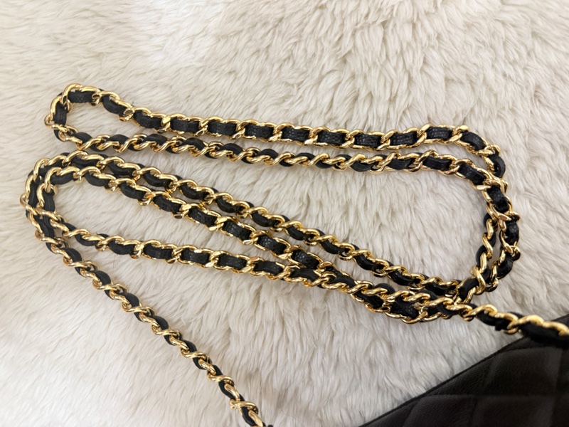 未使用品✨市場最甜價了🫶🏻chanel香奈兒黑色荔枝皮 皮穿鏈 長盒子 斜背包 撲克系列 化妝包-10