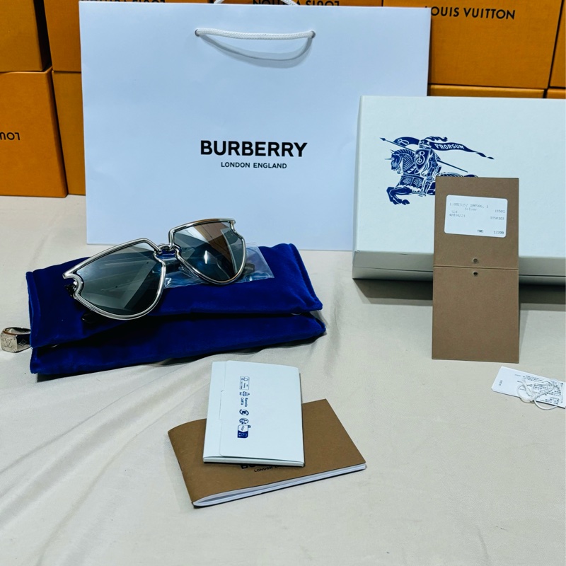 🎁送禮首選 全新盒裝 Burberry巴寶莉 2025新款 墨鏡🕶️ 太陽眼鏡-1