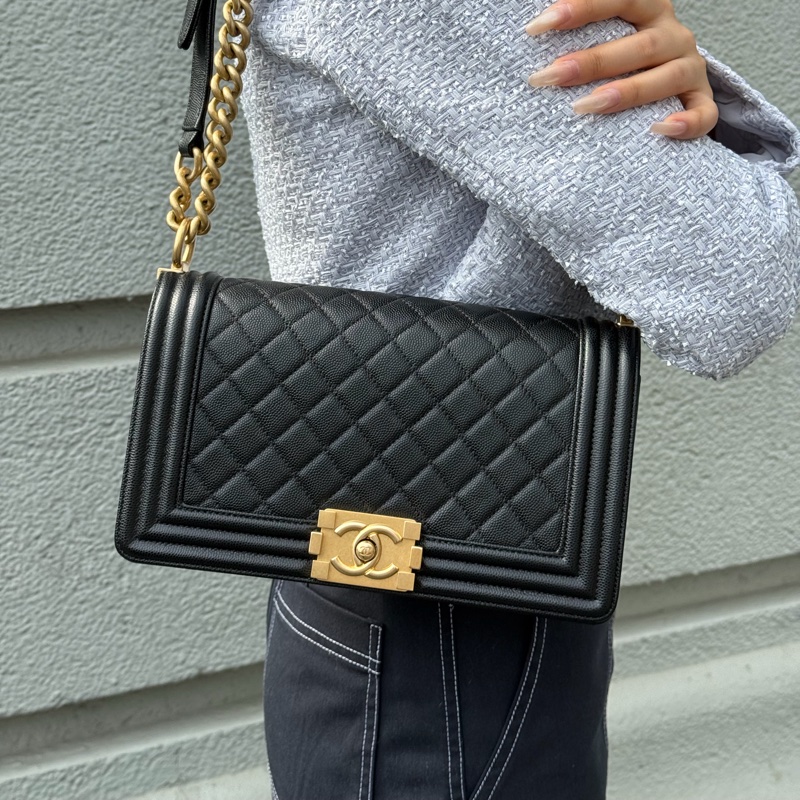 【99.9新 ✨ 全網最低價！】有保卡 Chanel香奈兒 Leboy 中號 黑金 荔枝牛皮 現貨好價❤️-0