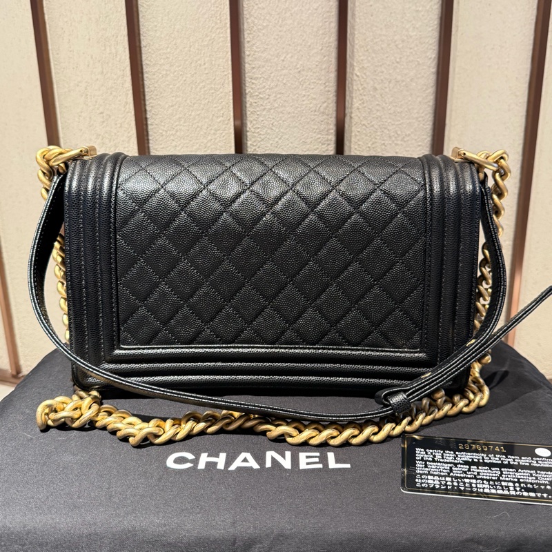 【99.9新 ✨ 全網最低價！】有保卡 Chanel香奈兒 Leboy 中號 黑金 荔枝牛皮 現貨好價❤️-6