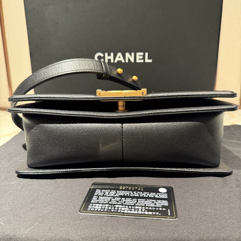 【99.9新 ✨ 全網最低價！】有保卡 Chanel香奈兒 Leboy 中號 黑金 荔枝牛皮 現貨好價❤️-8