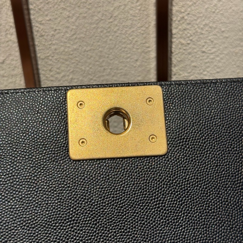 【99.9新 ✨ 全網最低價！】有保卡 Chanel香奈兒 Leboy 中號 黑金 荔枝牛皮 現貨好價❤️-10