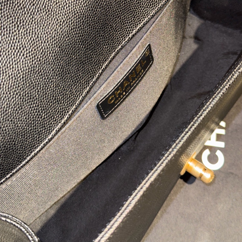 【99.9新 ✨ 全網最低價！】有保卡 Chanel香奈兒 Leboy 中號 黑金 荔枝牛皮 現貨好價❤️-16