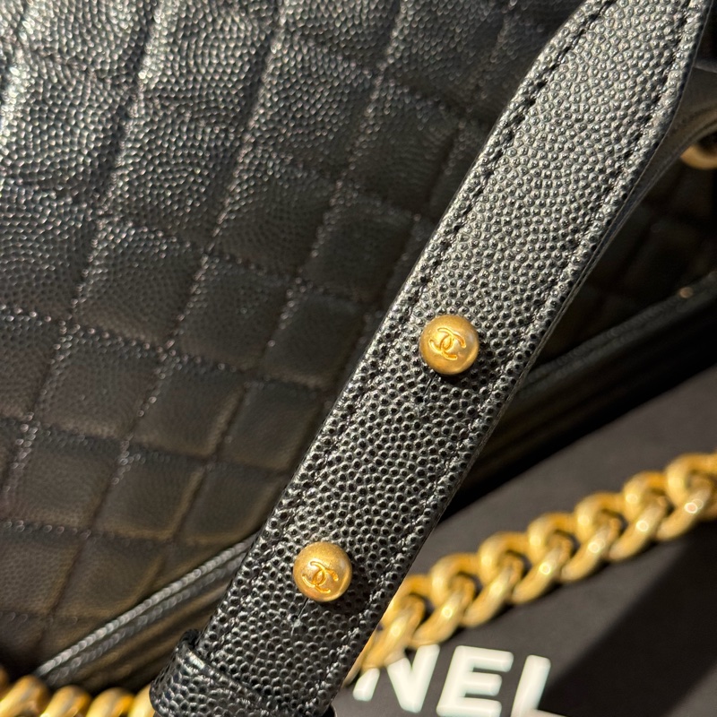 【99.9新 ✨ 全網最低價！】有保卡 Chanel香奈兒 Leboy 中號 黑金 荔枝牛皮 現貨好價❤️-19