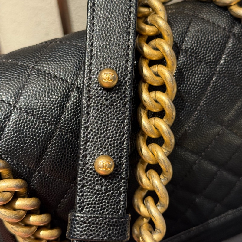 【99.9新 ✨ 全網最低價！】有保卡 Chanel香奈兒 Leboy 中號 黑金 荔枝牛皮 現貨好價❤️-20