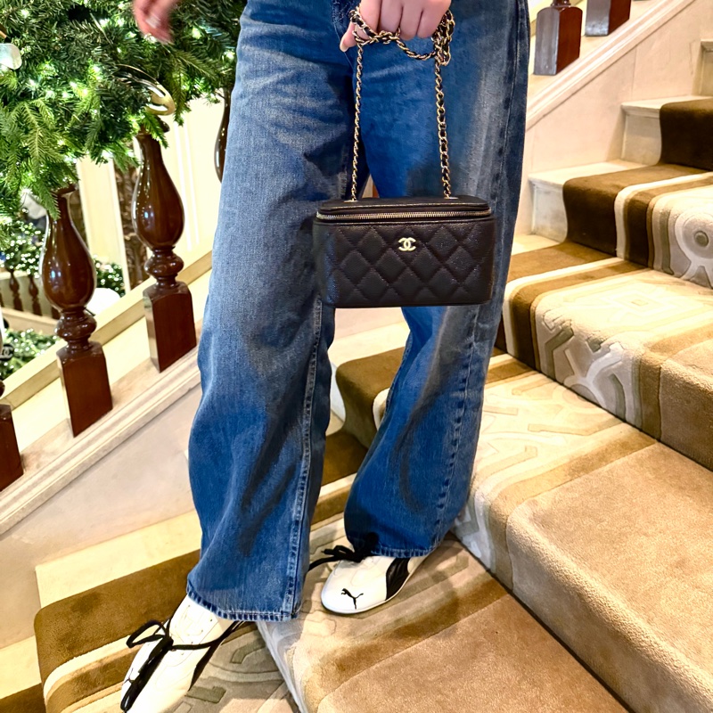【98新 ✨ 全網最低價!】Chanel香奈兒 Vanity Case 長盒子 盒子包 黑金 荔枝牛皮 有保卡-5