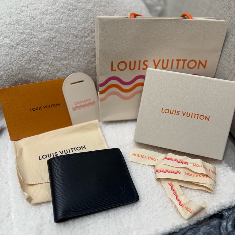 LV經典水波紋MULTIPLE三卡交叉短夾-1