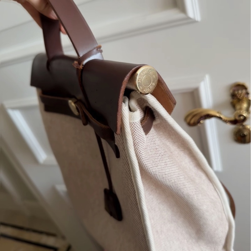 【經典配色✨小全套✨全網最低價】Hermes Herbag 31金棕雙肩包 中古包 可手提或單肩-3