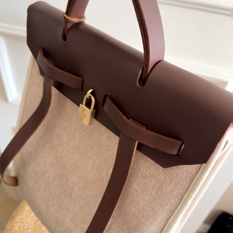 【經典配色✨小全套✨全網最低價】Hermes Herbag 31金棕雙肩包 中古包 可手提或單肩-4