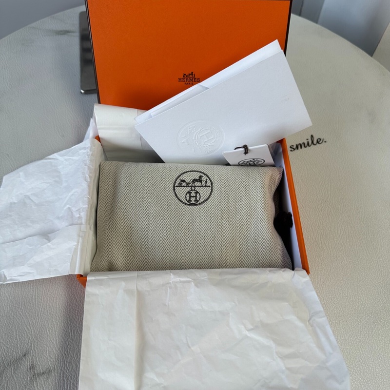 【99新大全套❗️有購證❗️經典保值✨全網最低價】Hermes愛馬仕Constance Slim腰包 大象灰銀扣 手拿錢包｜腰包-1
