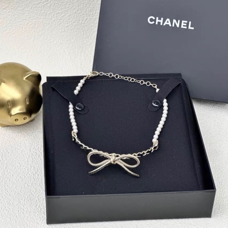 【99.9新✨ 全網最低價！】稀有 CHANEL 香奈兒 22年款 金屬蝴蝶結珍珠拼接 choker 項鍊（原價$12000港幣）-0