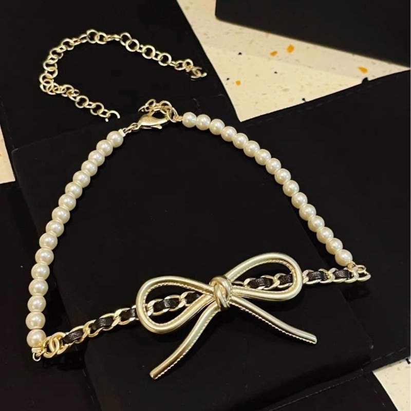 【99.9新✨ 全網最低價！】稀有 CHANEL 香奈兒 22年款 金屬蝴蝶結珍珠拼接 choker 項鍊（原價$12000港幣）-4