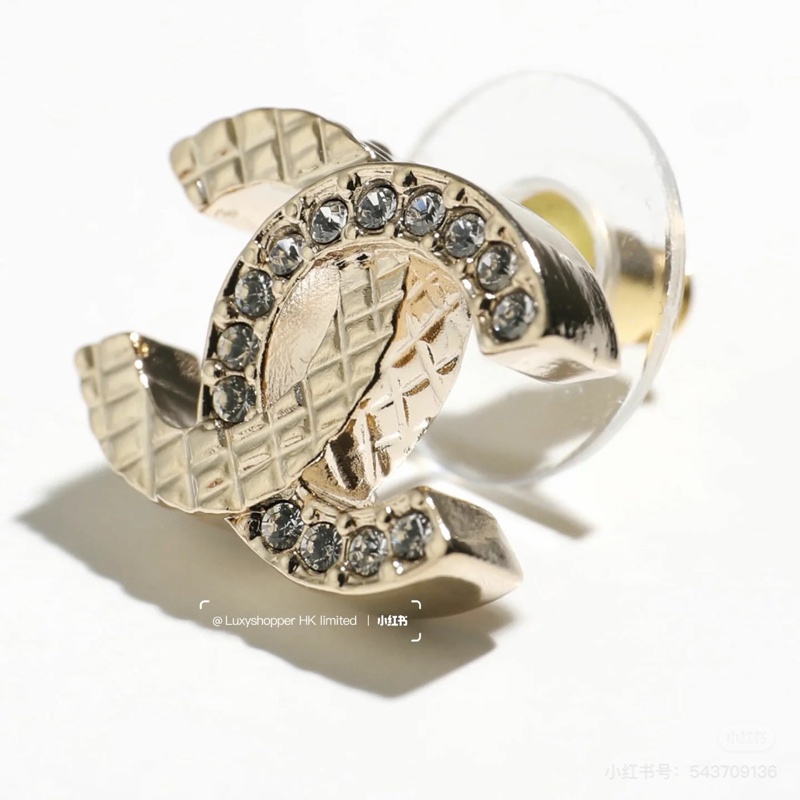 香奈兒。coco 菱格紋雙c小耳環。-9