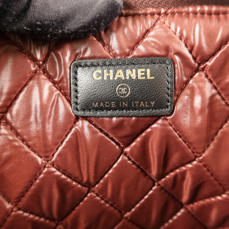 CHANEL 羊皮皮革Pouch金扣小袋-5