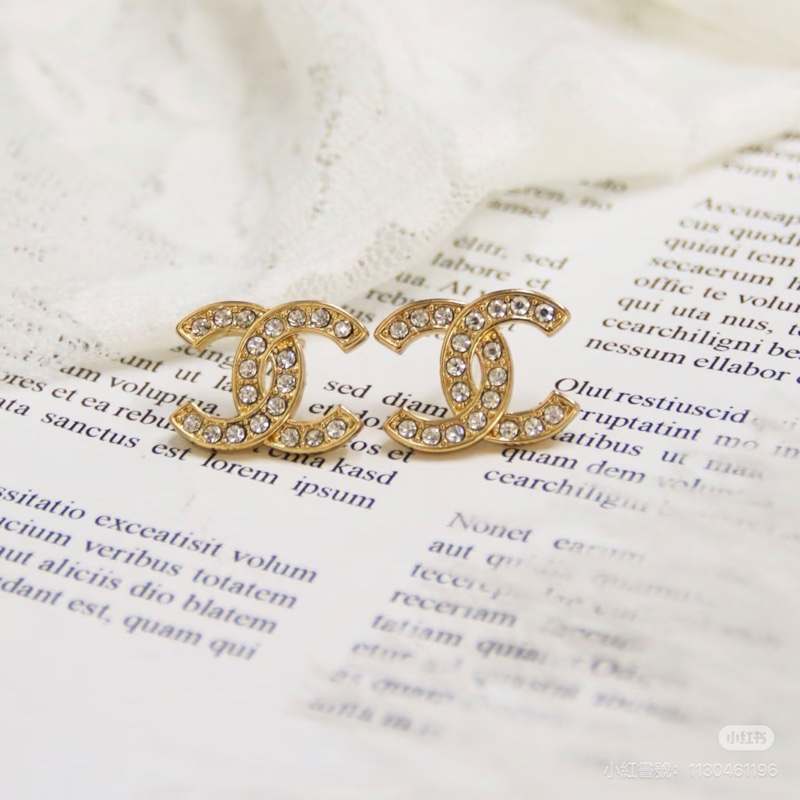 香奈兒。Chanel。基本款雙c耳環-0