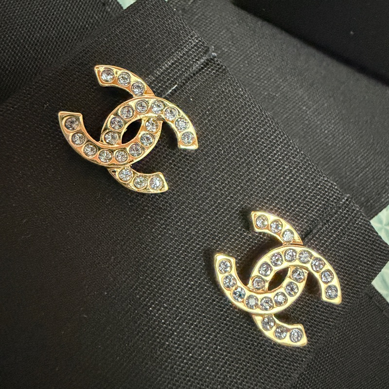 香奈兒。Chanel。基本款雙c耳環-6