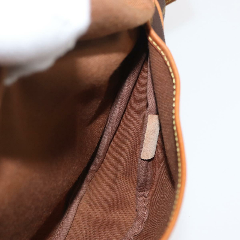 【日本直送】路易威登 Monogram Saumur 30 肩背包 M42256 LV Auth am10631-25