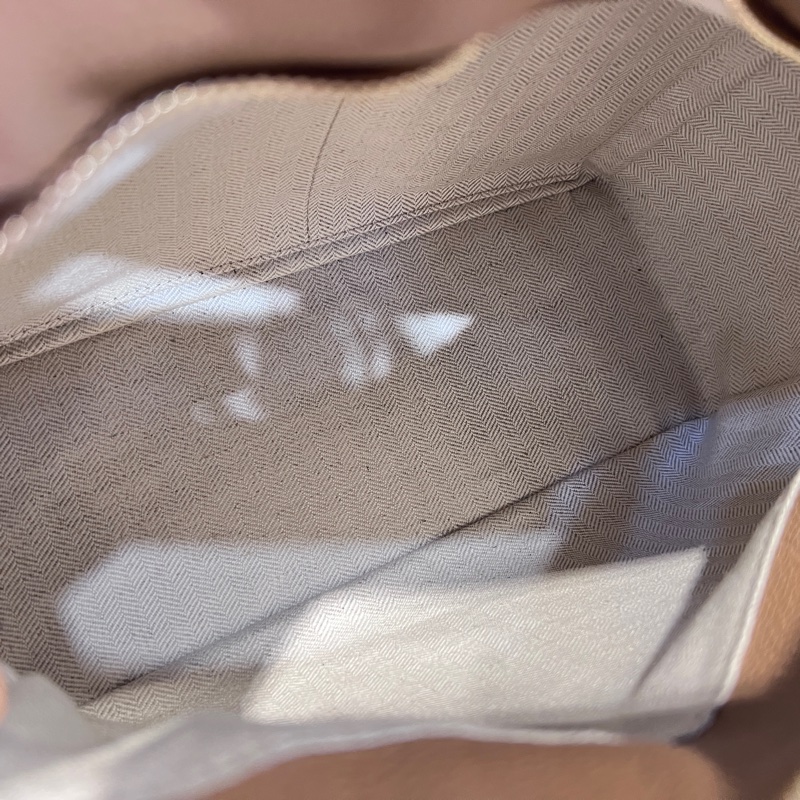 Loewe沙色粒面牛皮金釦中號Puzzle Edge手提肩斜背包-11