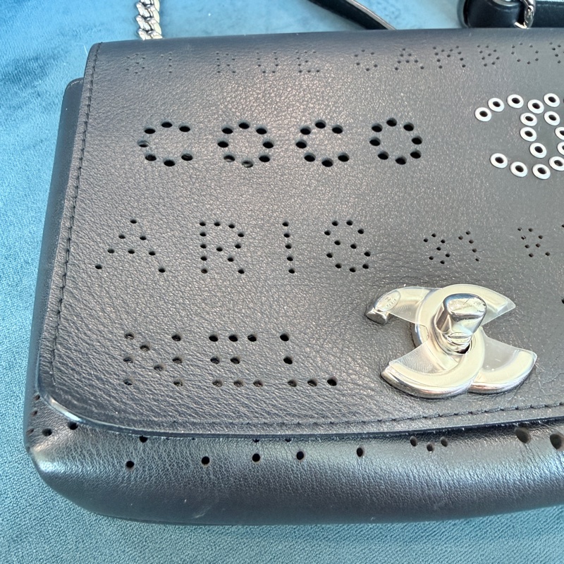 Chanel✨黑銀鏤空鏈條包斜背包腰包子母包 台灣購證-9