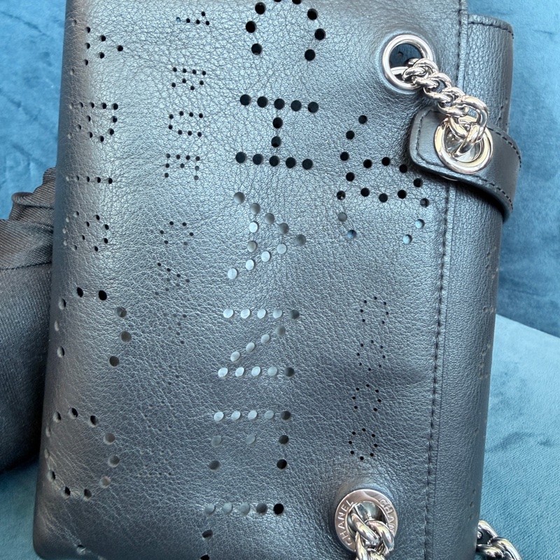 Chanel✨黑銀鏤空鏈條包斜背包腰包子母包 台灣購證-13