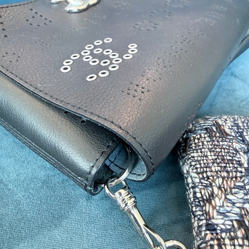 Chanel✨黑銀鏤空鏈條包斜背包腰包子母包 台灣購證-23