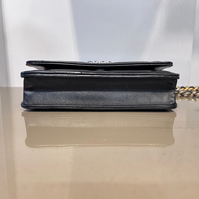 Chanel 黑羊皮大菱格紋19WOC霧銀釦3色鏈手提斜背包-2