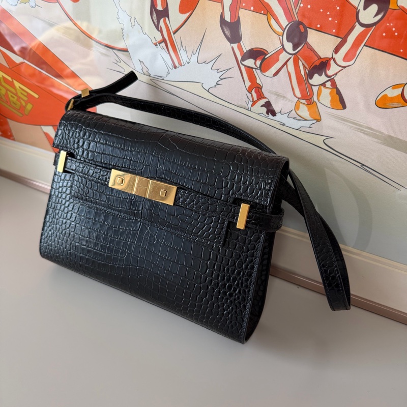 YSL 曼哈頓鰐魚壓紋牛皮黑金 小號 尺寸約24×18×6cm 附件:肩帶 防塵袋-1