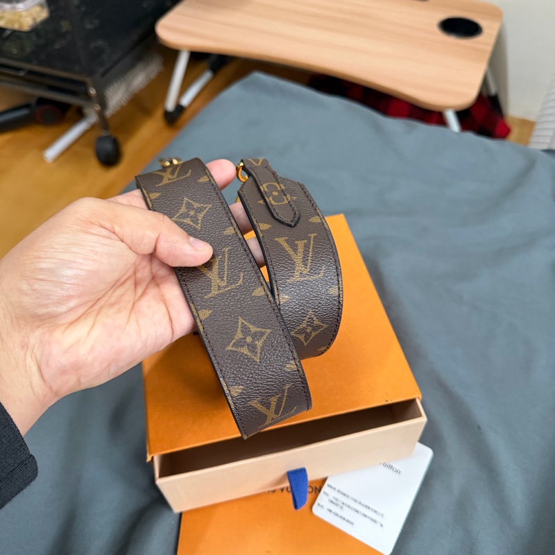 Lv老花黑色肩帶 (J02288)-1