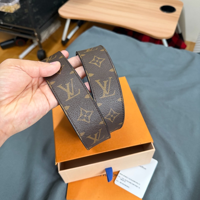 Lv老花黑色肩帶 (J02288)-3