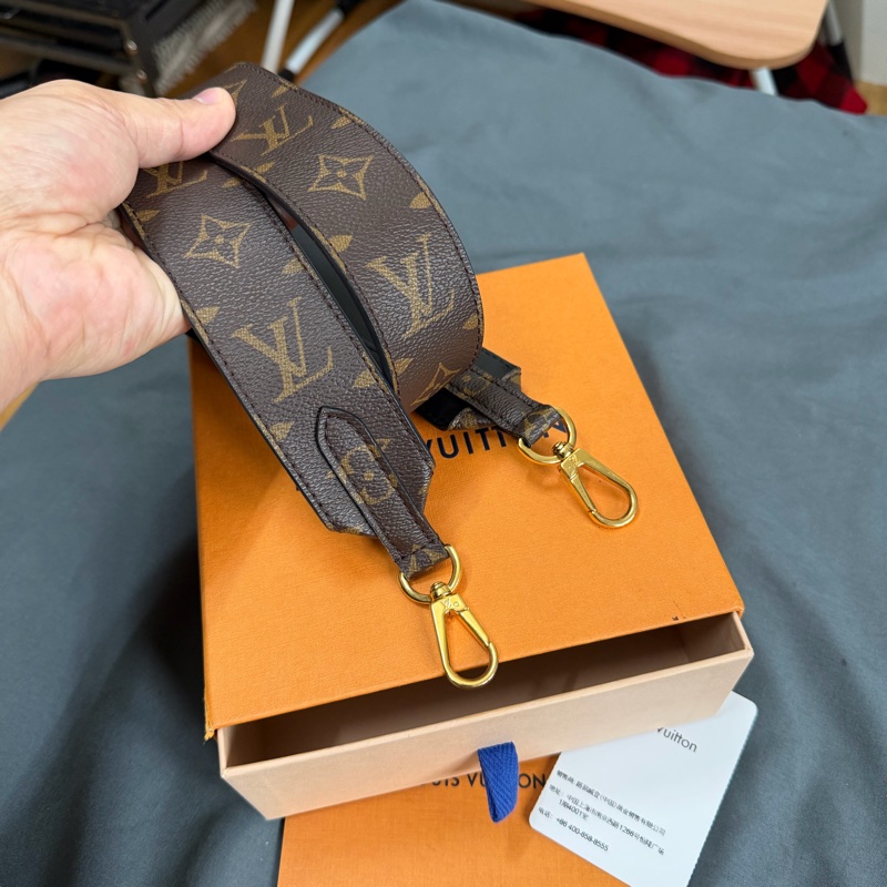 Lv老花黑色肩帶 (J02288)-4