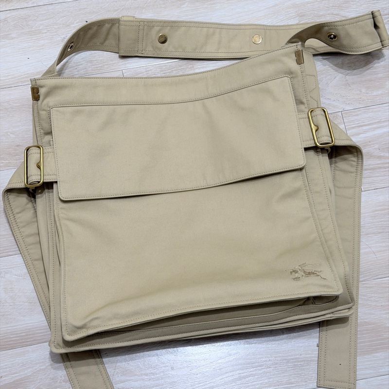 Burberry trench bag-0