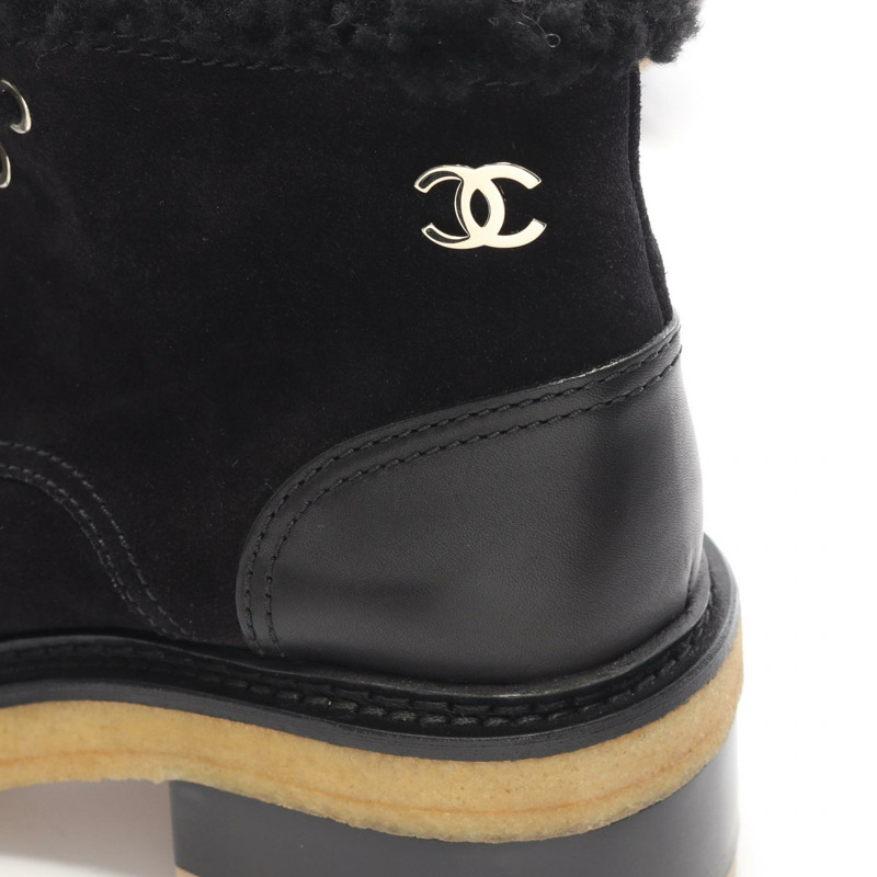 香奈兒 COCO 標誌靴子,麂皮材質,黑色,二手,女款,尺寸 37 1/2-9