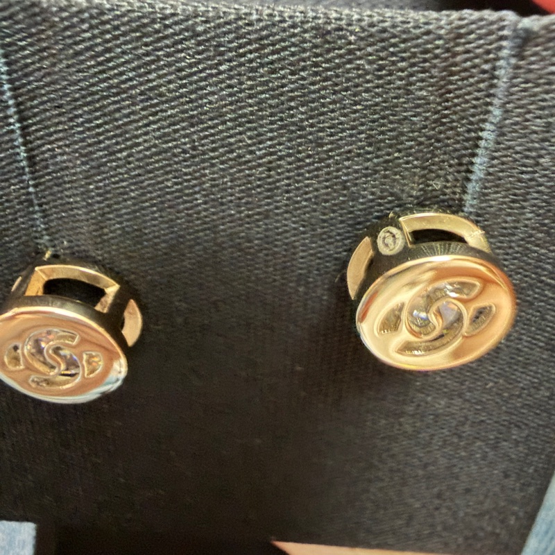 香奈兒。24b小金豆耳環。-1