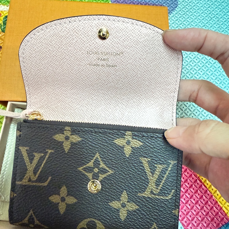 ：LV老花櫻花粉對夾、零錢包-2