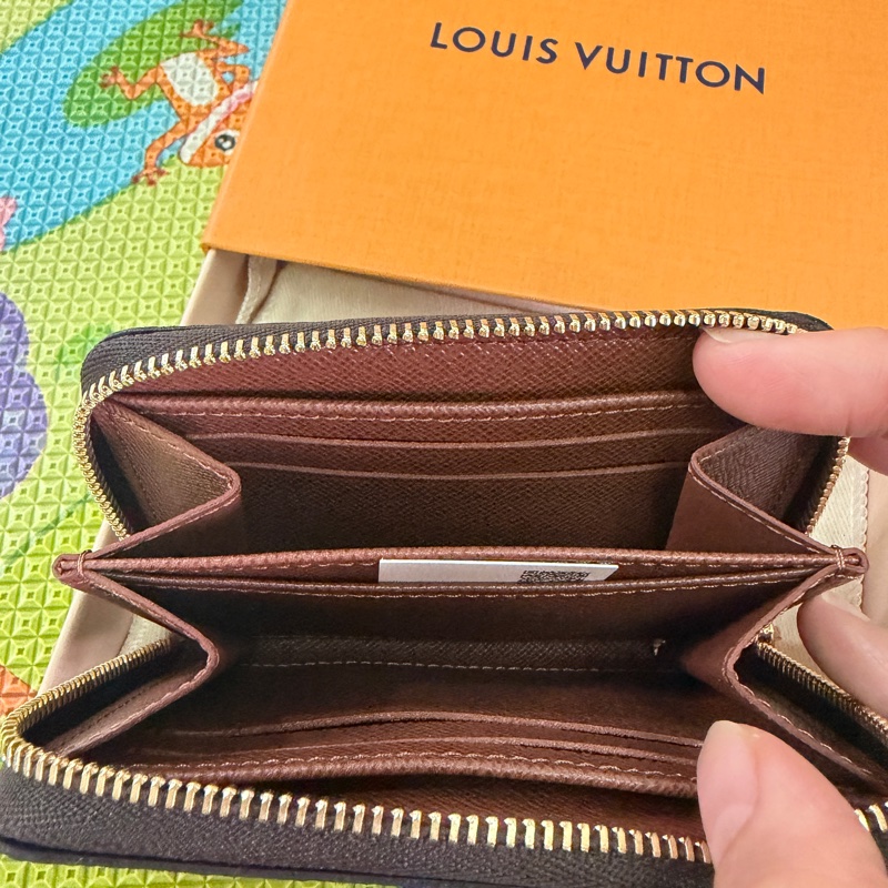 LV老花ㄇ字卡夾-1
