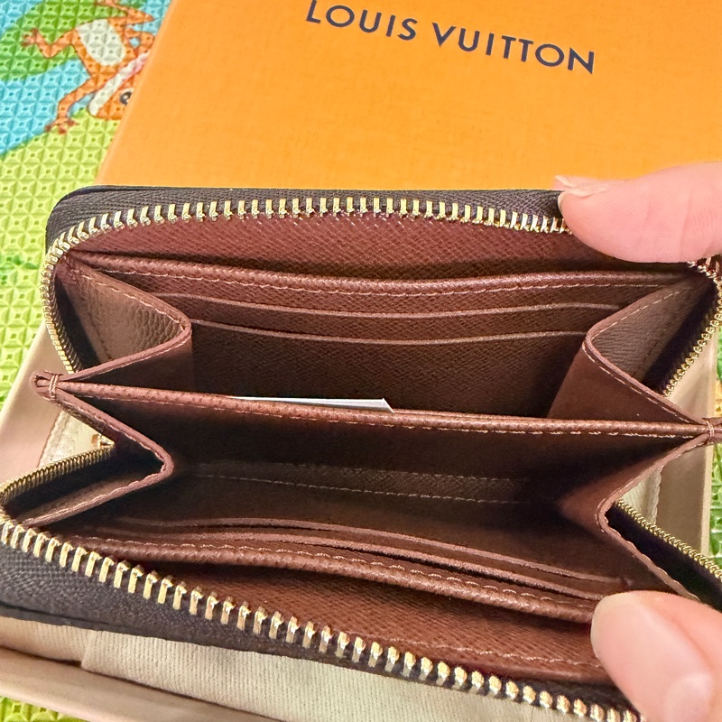 LV老花ㄇ字卡夾-2