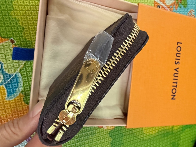 LV老花ㄇ字卡夾-6