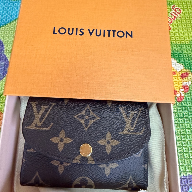 LV老花紅色對夾、零錢包-1