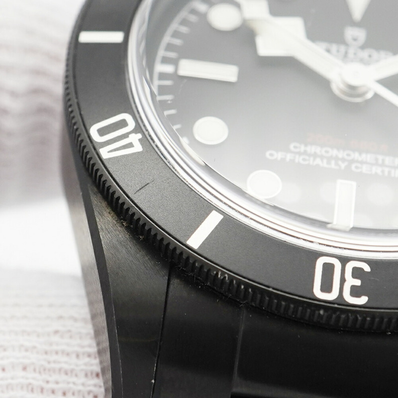 帝舵碧灣系列深色錶盤男士腕錶 79230DK-7