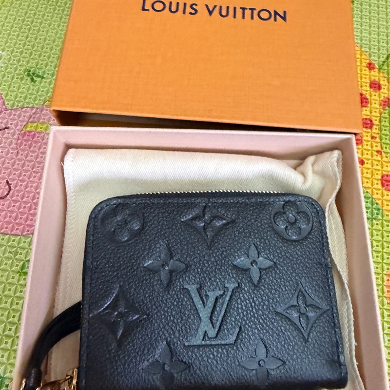 【商品名稱】:LV黑色ㄇ字對夾、卡夾-1
