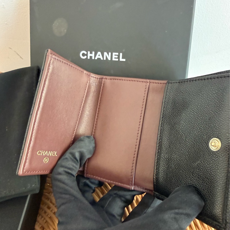 二手CHANEL黑色荔枝皮金釦小型三折短夾AP0230-6