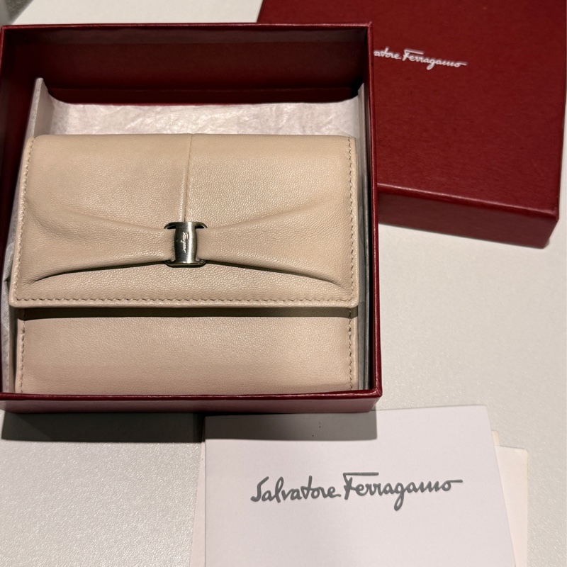 Salvatore Ferragamo 杏色短夾-0