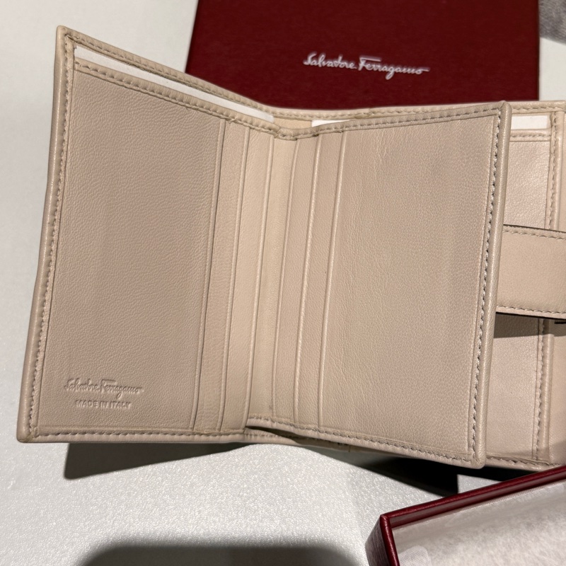Salvatore Ferragamo 杏色短夾-5