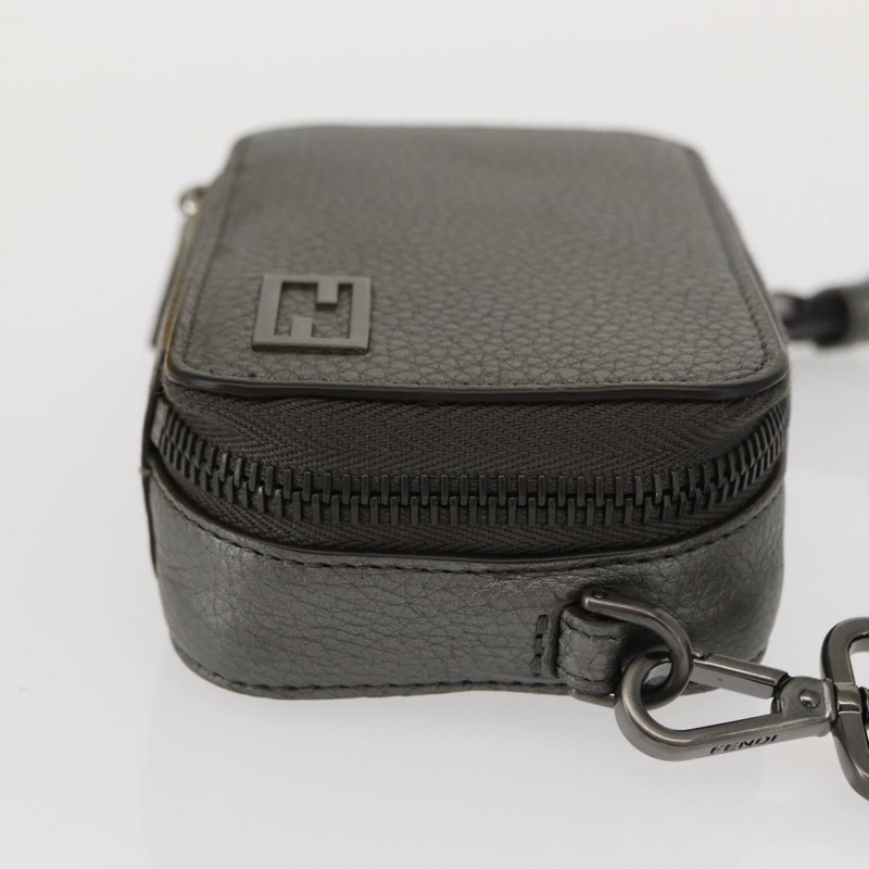【日本直送】FENDI 銀色皮革肩背包 Auth bs30741-2